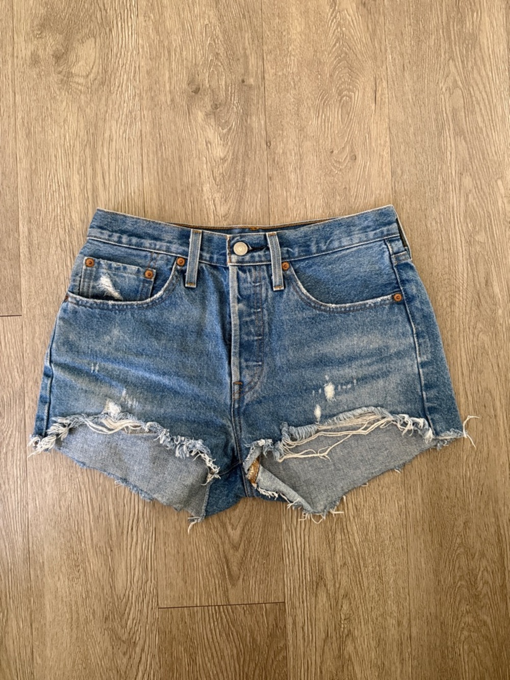 Levi’s Denim High-Rise Distressed Women's Shorts - Med Blue SZ 27